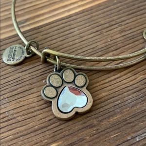 CRYSTAL PAW PRINT BANGLE